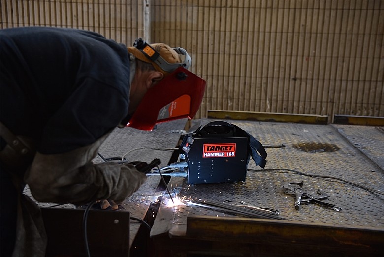 מסיכת ריתוך אלקטרונית